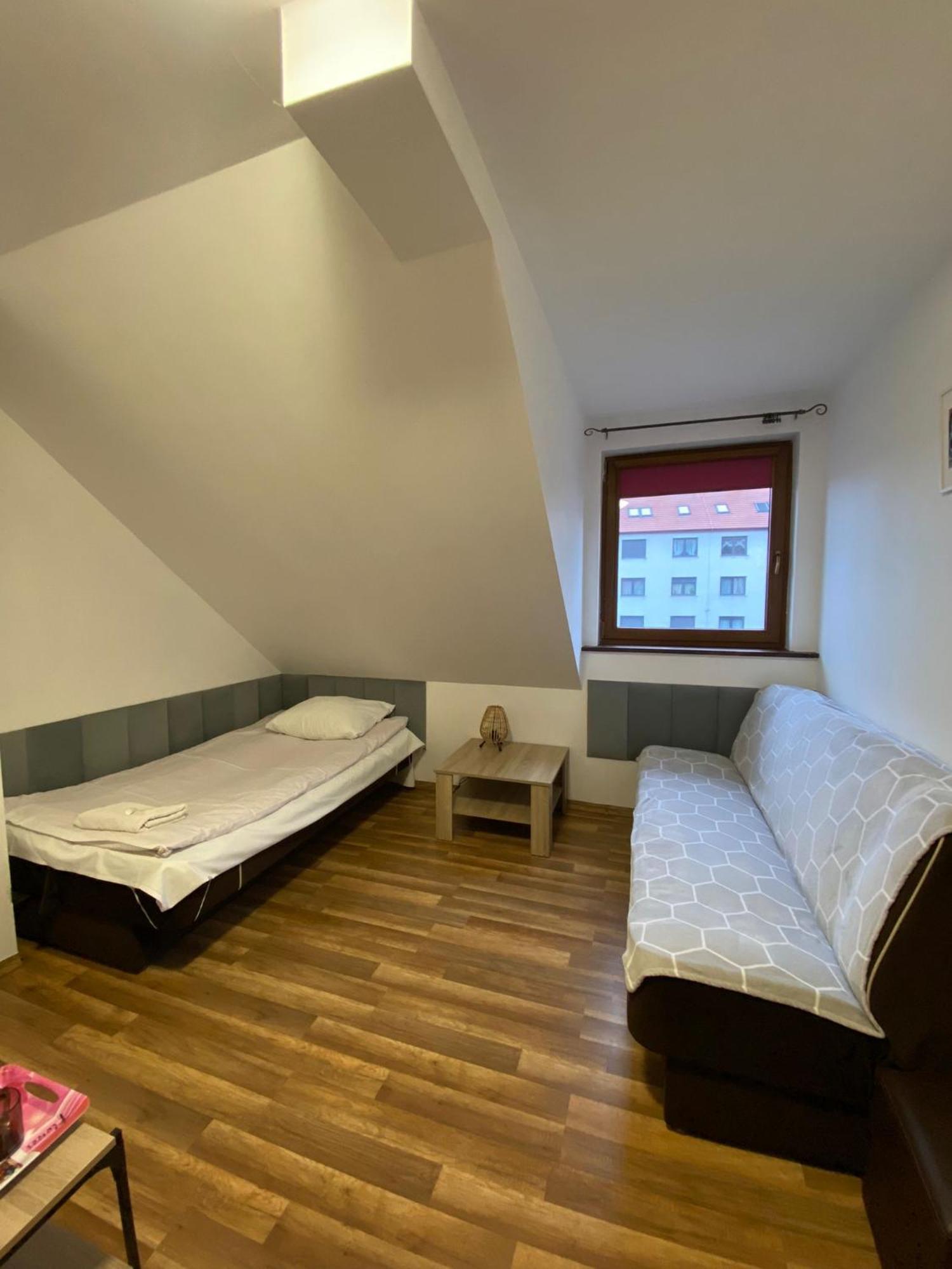 Ceglany Dworek Chojnow Extérieur photo