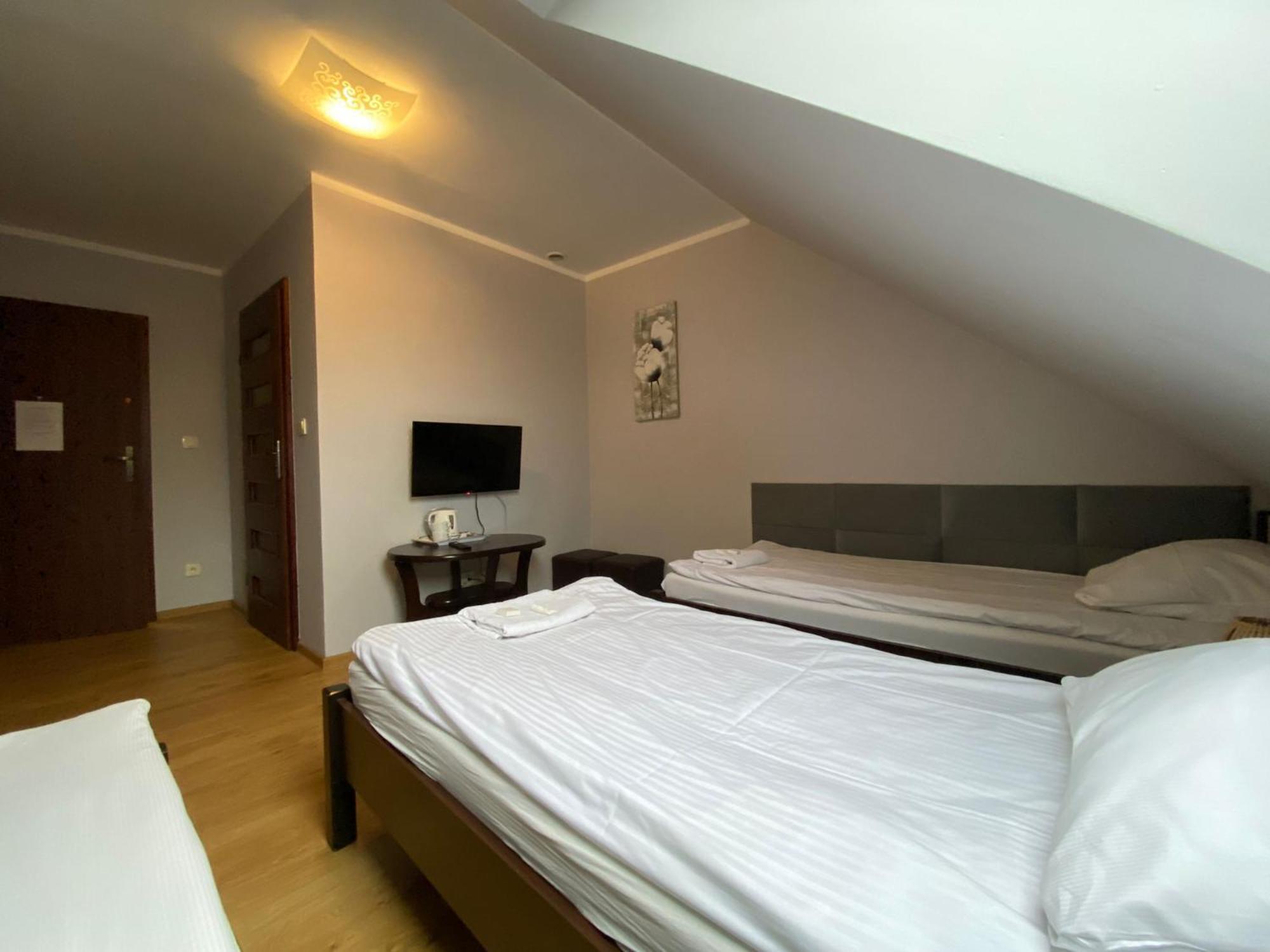 Ceglany Dworek Chojnow Extérieur photo